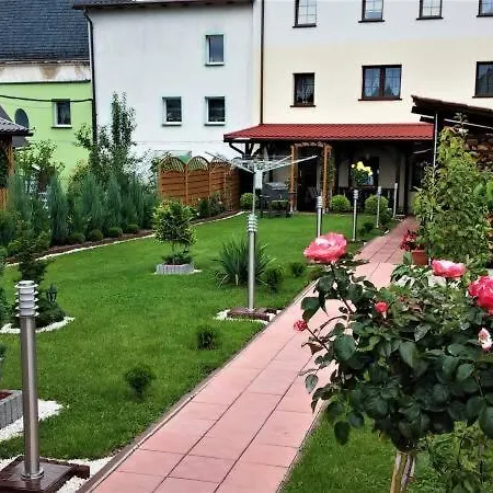 בית אירוח Goscinne U Reni ואמביירז'צה